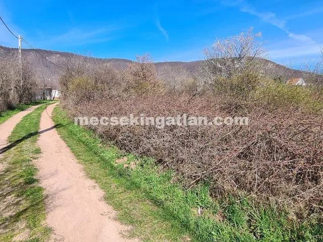 Eladó telek Pécs, Zsebedomb, Cserkúti út 2309 nm