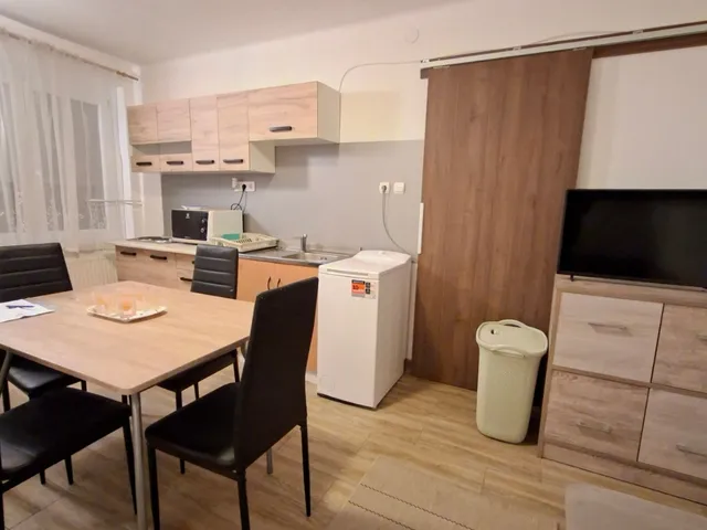 Kiadó lakás Pécs, Gyárváros 28 nm