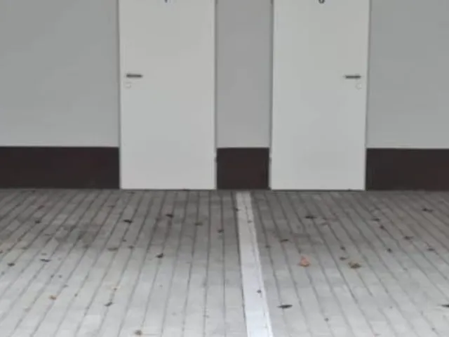 Kiadó garázs Pécs, Belváros 20 nm