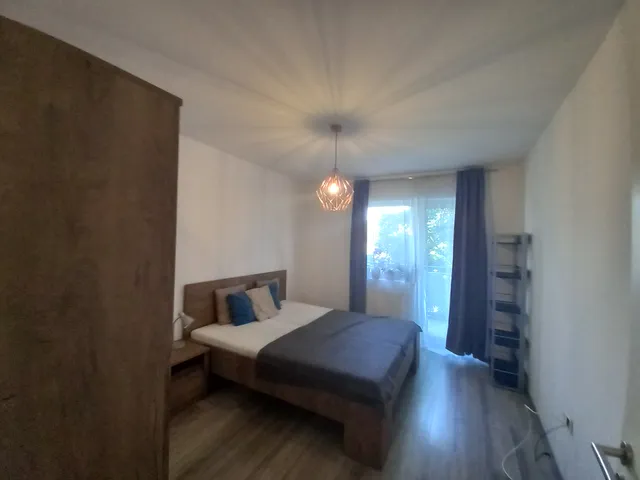 Kiadó lakás Pécs, Egyetemváros, Megyeri tér 52 nm