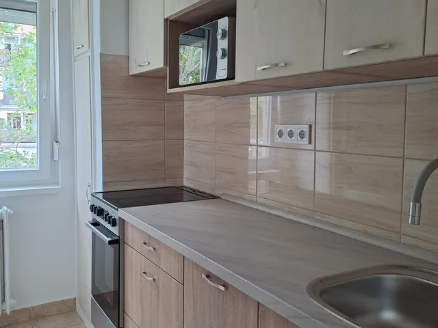 Kiadó lakás Pécs, Egyetemváros 52 nm