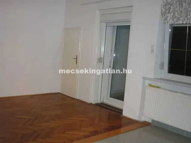 Kiadó lakás Pécs, Belváros 33808 nm