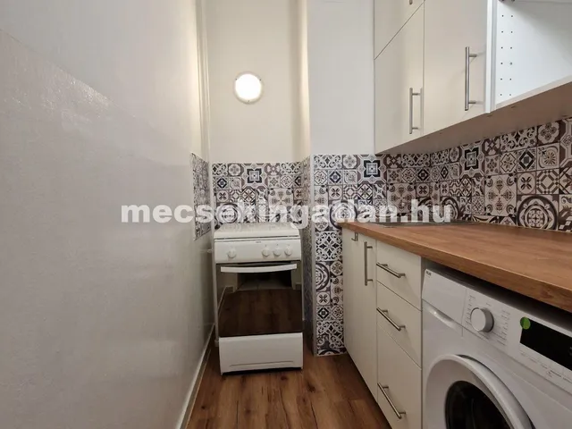 Kiadó lakás Pécs, Uránváros 35 nm