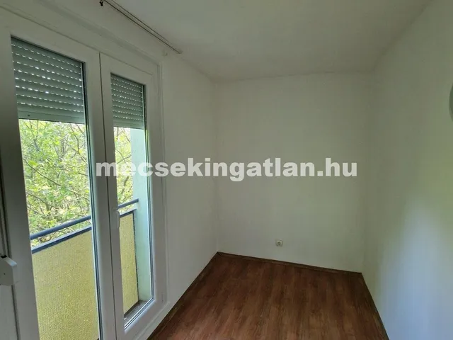 Kiadó lakás Pécs, Uránváros 35 nm