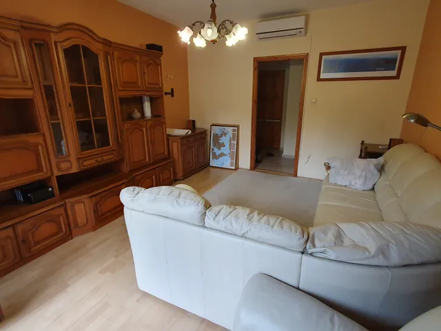 Kiadó lakás Pécs, Egyetemváros, Alkotmány utca 68 nm