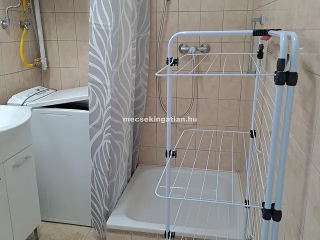 Kiadó lakás Pécs, Egyetemváros 52 nm