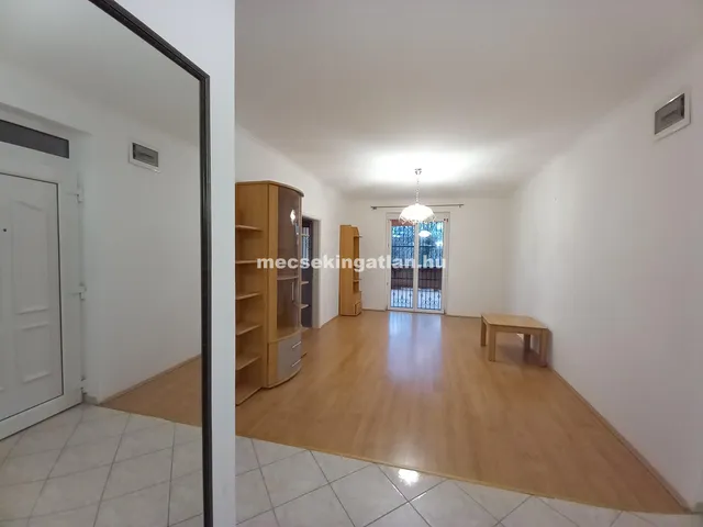 Kiadó lakás Pécs, Egyetemváros 50 nm