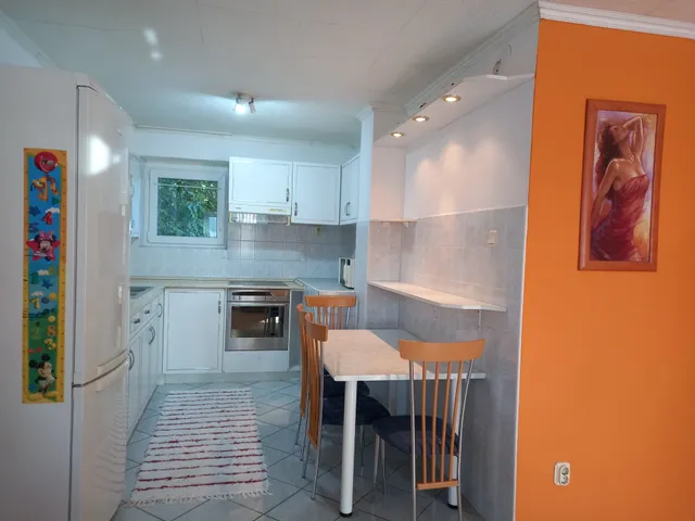 Kiadó lakás Pécs, Újhegy, Deák Ferenc utca 100 nm