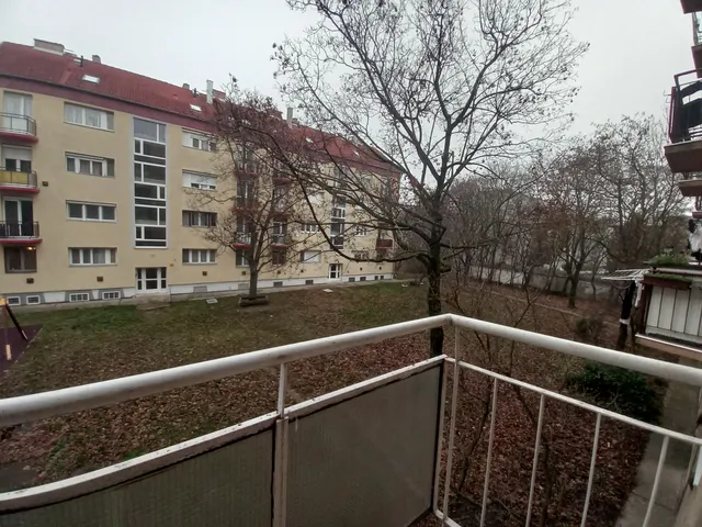 Kiadó lakás Pécs, Uránváros 26 nm