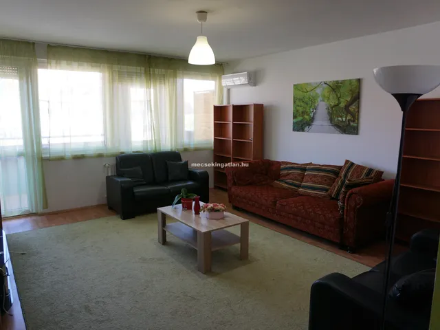 Kiadó lakás Pécs 125 nm