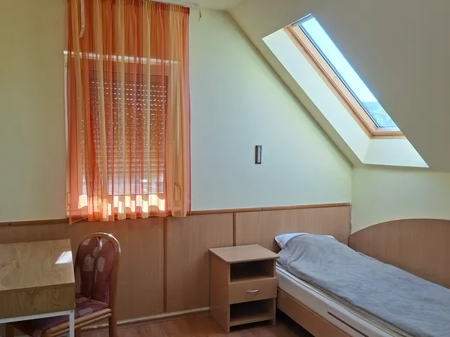 Kiadó ház Pécs, Egyetemváros, Atléta 10 nm