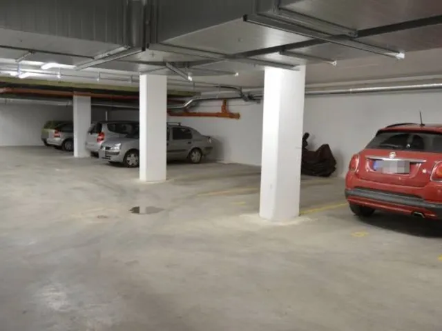 Kiadó garázs Pécs, Belváros 13 nm