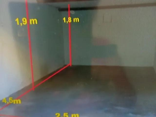 Kiadó garázs Pécs, Egyetemváros 12 nm