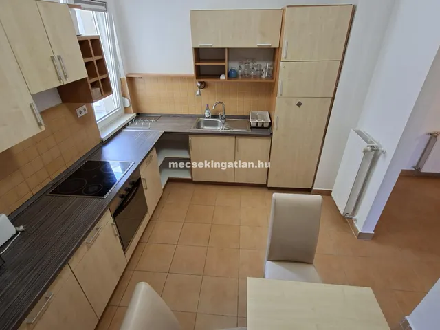 Kiadó lakás Pécs 125 nm