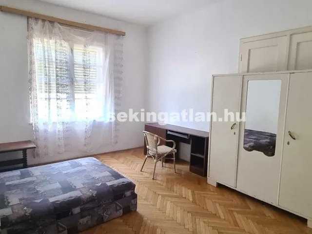 Kiadó lakás Pécs 12 nm