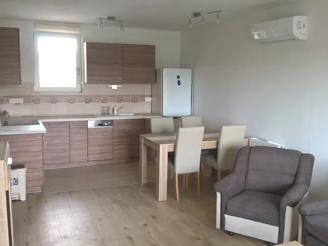 Kiadó lakás Pécs, Egyetemváros 50 nm