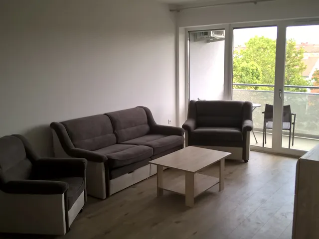 Kiadó lakás Pécs, Egyetemváros, Megyeri tér 50 nm