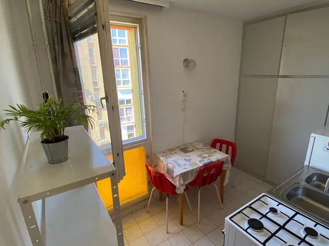 Kiadó lakás Pécs, Uránváros 20 nm