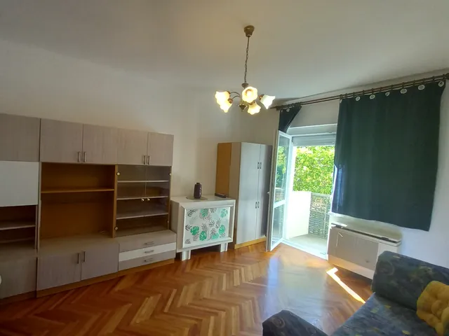 Kiadó lakás Pécs, Uránváros, Bánki Donát út 50 nm