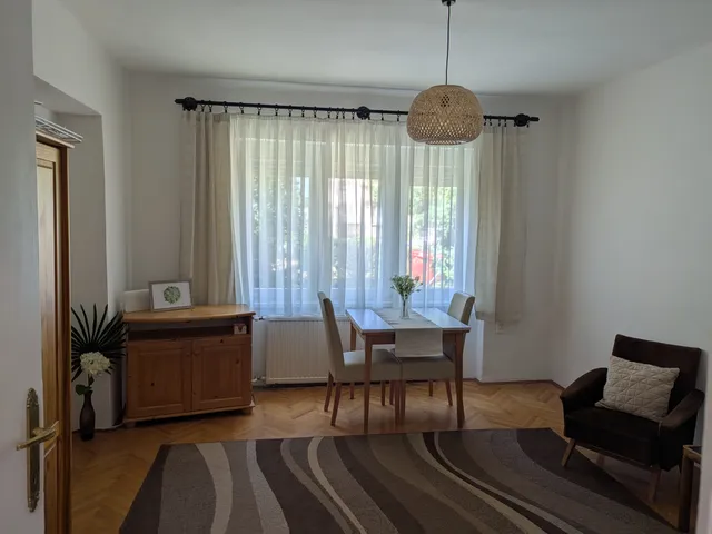 Kiadó lakás Pécs, Mecsekoldal 48 nm