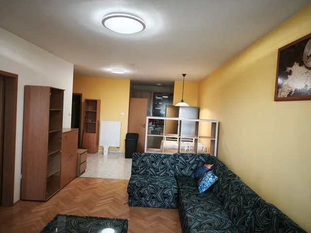 Kiadó lakás Pécs, Csoronika, Tiborc utca 60 nm