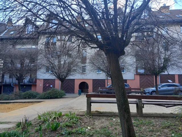 Eladó garázs Pécs, Balokány 13 nm
