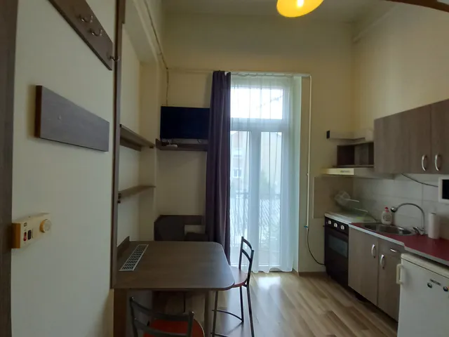 Kiadó lakás Pécs, Egyetemváros, Alkotmány utca 18 nm