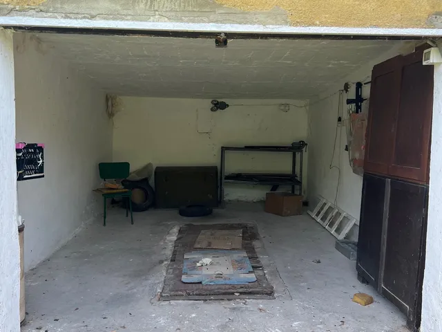Eladó garázs Pécs, Meszes, Kishegyi dűlő 17 nm
