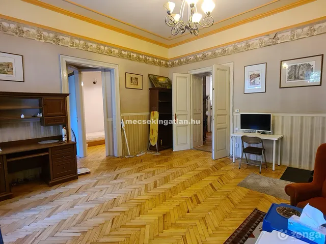 Kiadó lakás Pécs, Belváros, Szent István tér 85 nm
