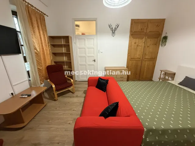 Kiadó lakás Pécs, Siklósi városrész, Jókai utca 45 nm