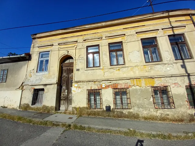 Kiadó ház Pécs, Belváros, Kálvária utca 120 nm