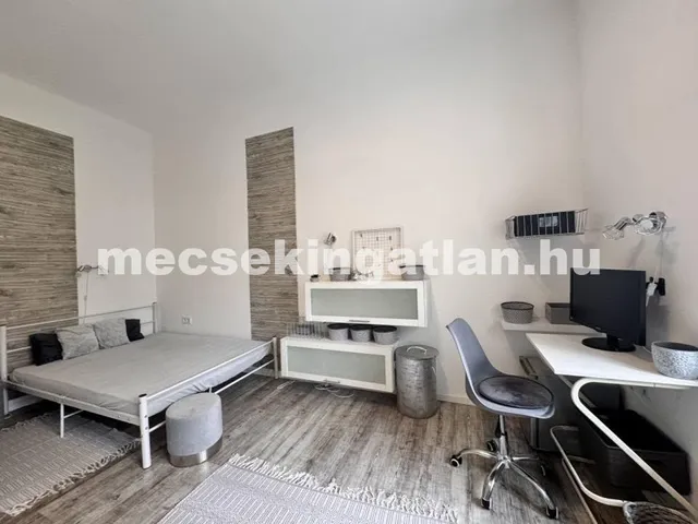Kiadó lakás Pécs, Balokány 95 nm