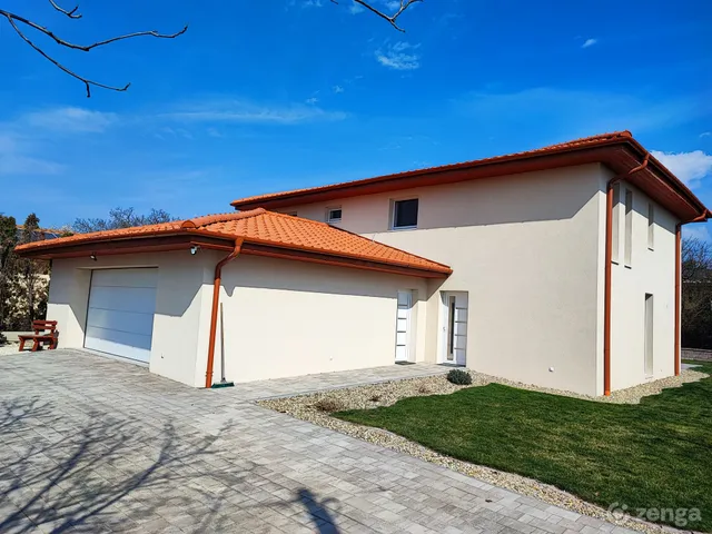 Eladó ház Érd, Dombosváros 245 nm