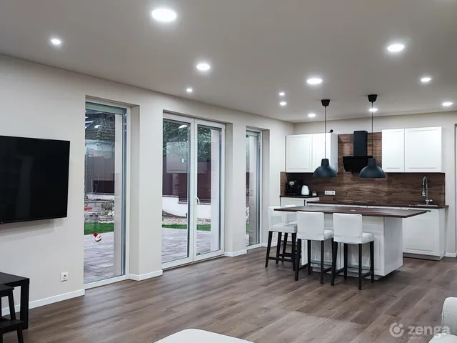 Eladó ház Érd, Dombosváros 245 nm