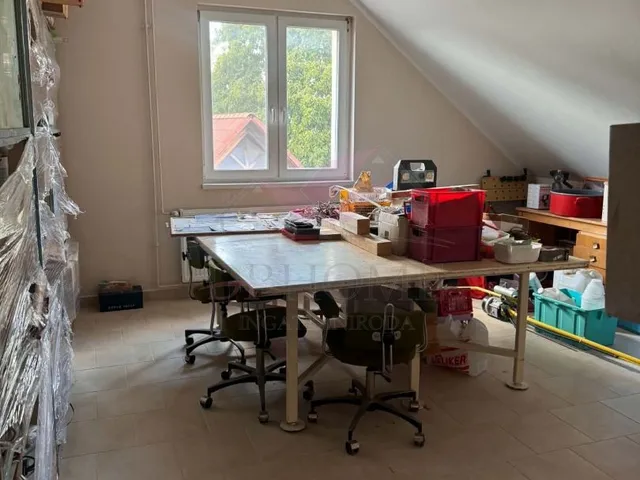 Kiadó kereskedelmi és ipari ingatlan Debrecen, Hatvan utcai kert 21 nm