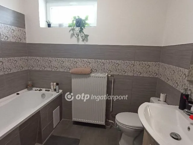 Eladó ház Jászfényszaru 140 nm