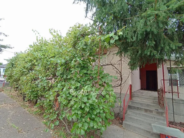 Eladó ház Jászfényszaru 120 nm