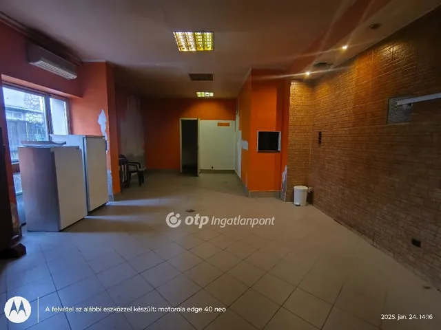 Eladó kereskedelmi és ipari ingatlan Jászalsószentgyörgy 241 nm
