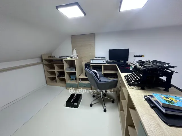 Eladó ház Szentlőrinckáta 252 nm