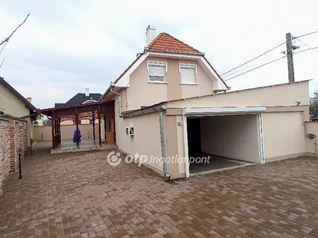 Eladó ház Jászfényszaru 139 nm