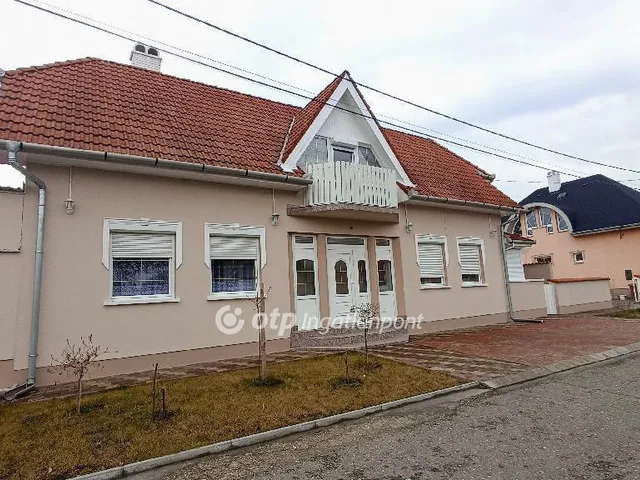Eladó ház Jászfényszaru 139 nm