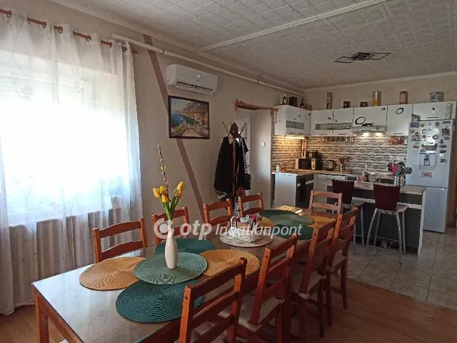 Eladó ház Jászfényszaru 99 nm