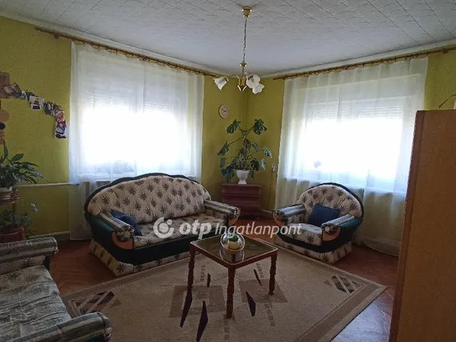 Eladó ház Jászfényszaru 99 nm