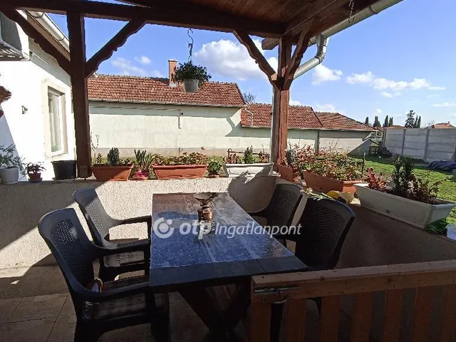 Eladó ház Jászfényszaru 99 nm