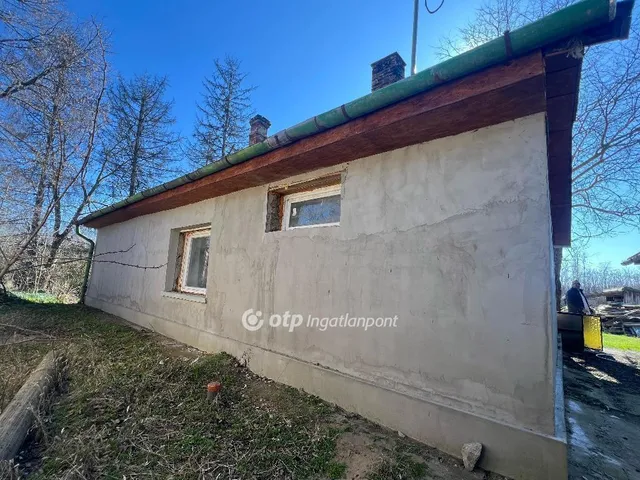 Eladó mezőgazdasági ingatlan Újszilvás 100 nm