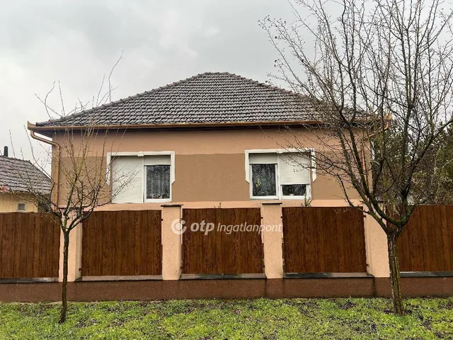 Eladó ház Újszilvás 110 nm