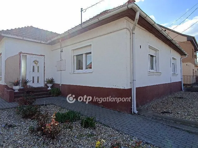 Eladó ház Jászfényszaru 99 nm
