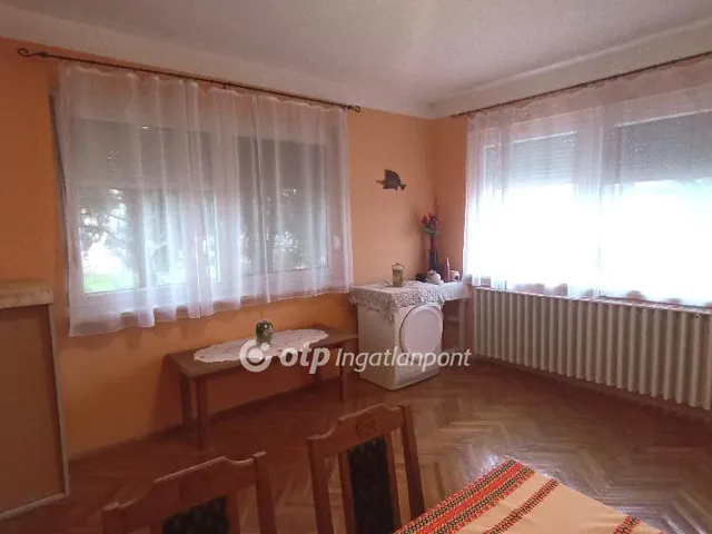 Eladó ház Jászfényszaru 120 nm