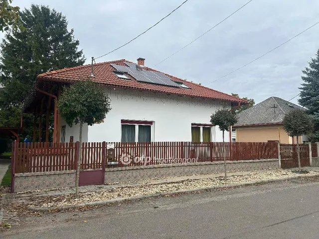 Eladó ház Nagykáta 207 nm