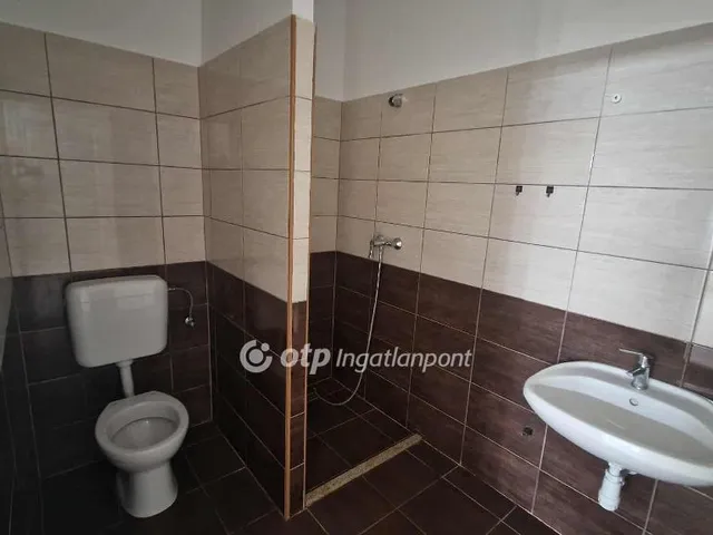 Eladó lakás Tápiószele 66 nm